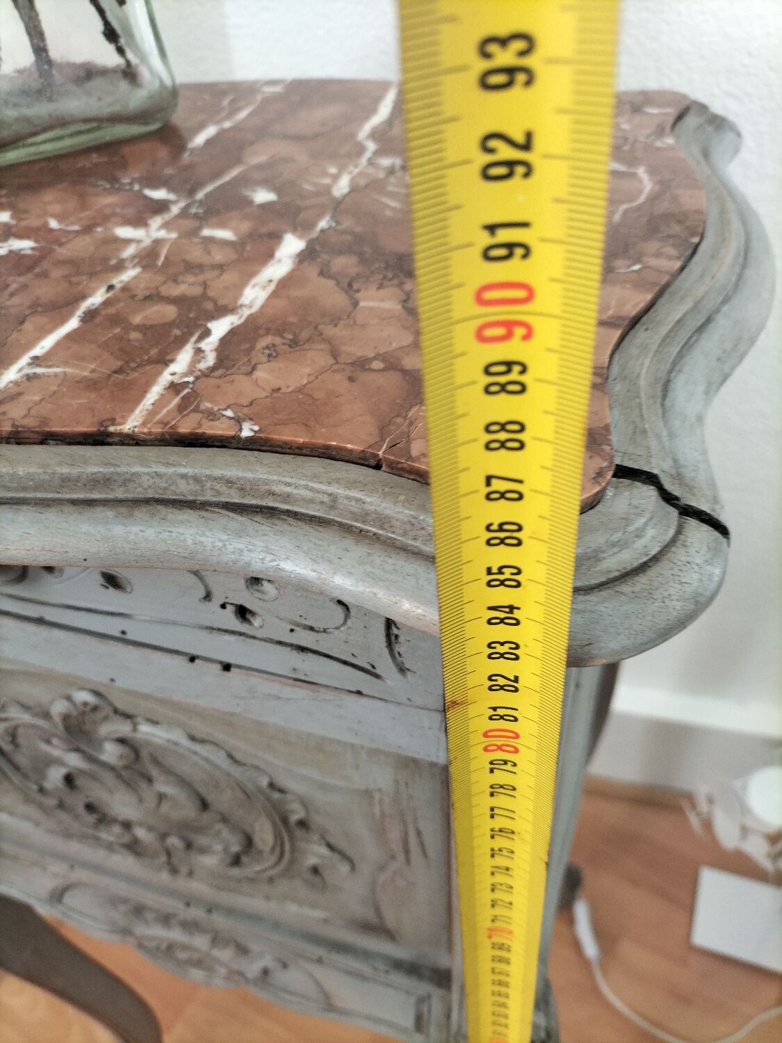 Table de chevet en bois et marbre, 1 tiroir et 1 placard