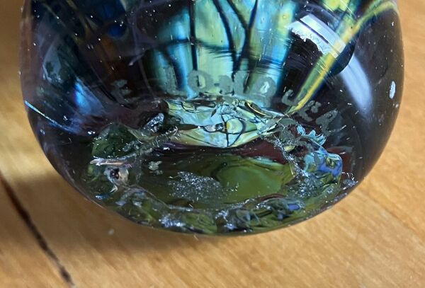 Petit vase soliflore en verre signé LE LONQUER 1982 , état impeccable