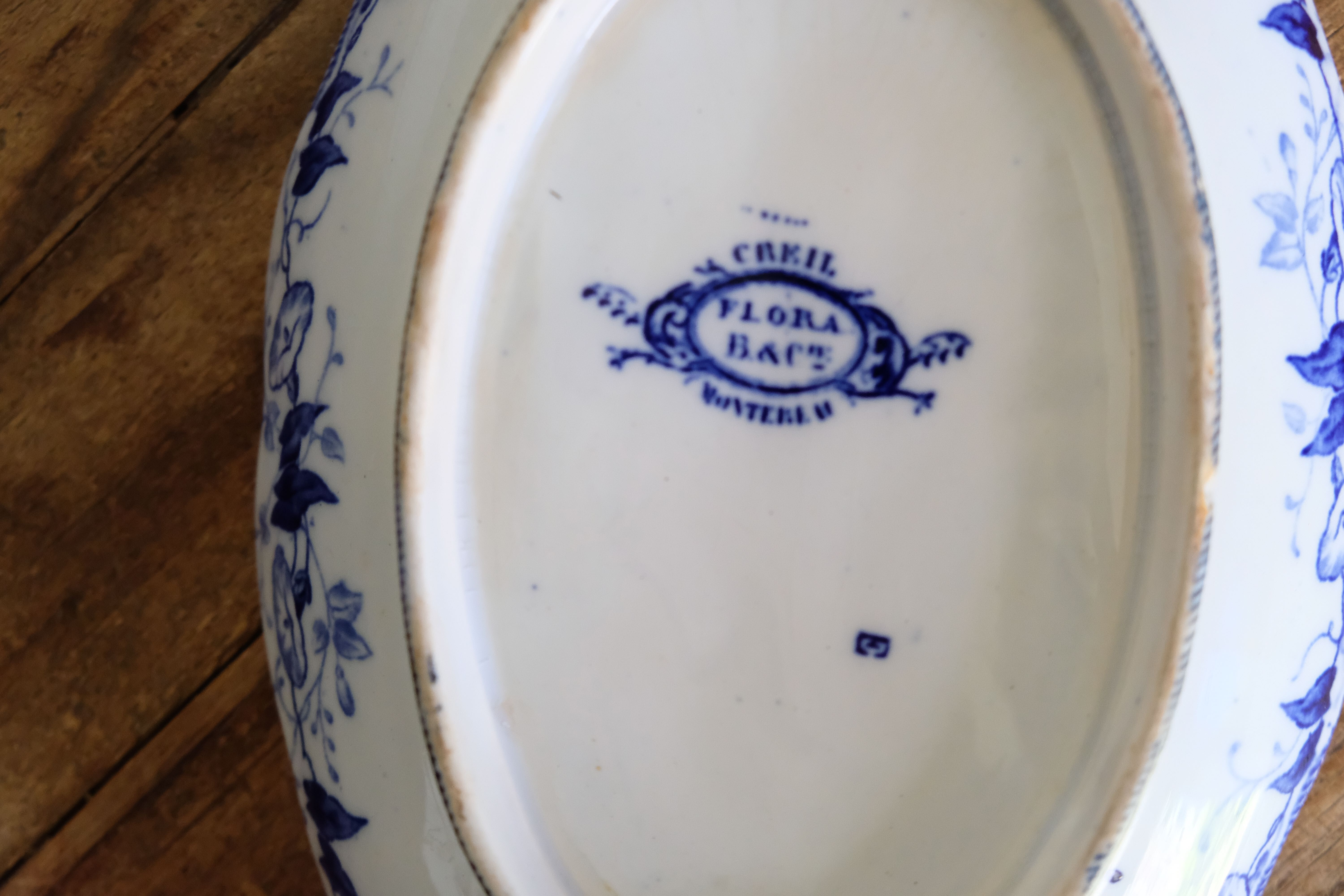 Ravier in porcelain, Ironstone, model Flora, Creil & Montereau XIXth
