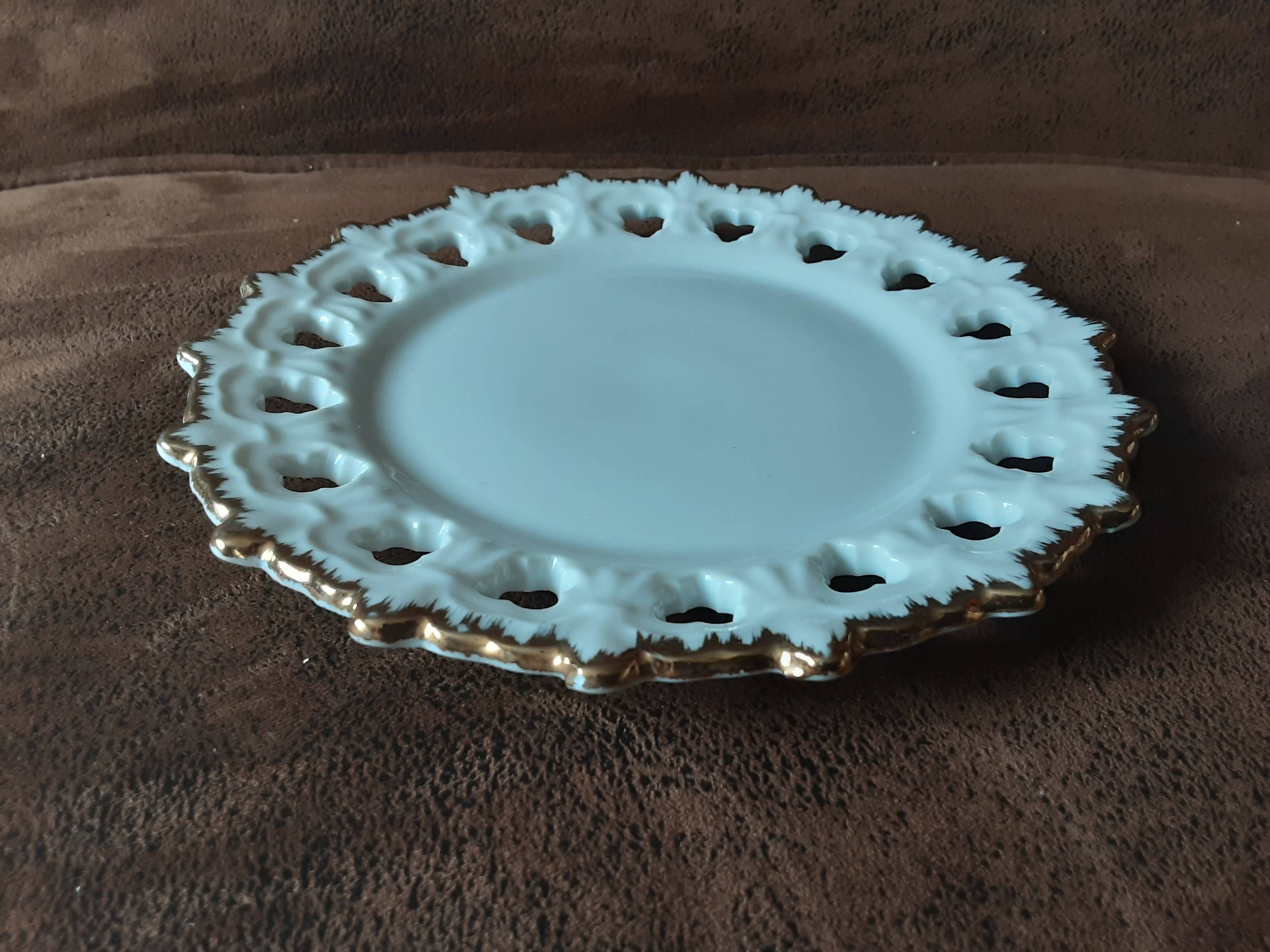 Small decorative slip plate