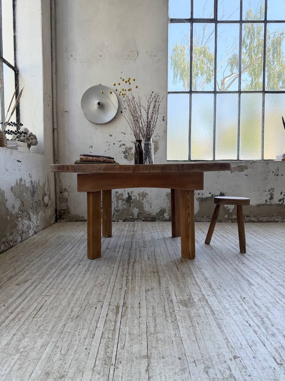Round XL constructivist table