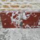 Table basse en marbre rouge
