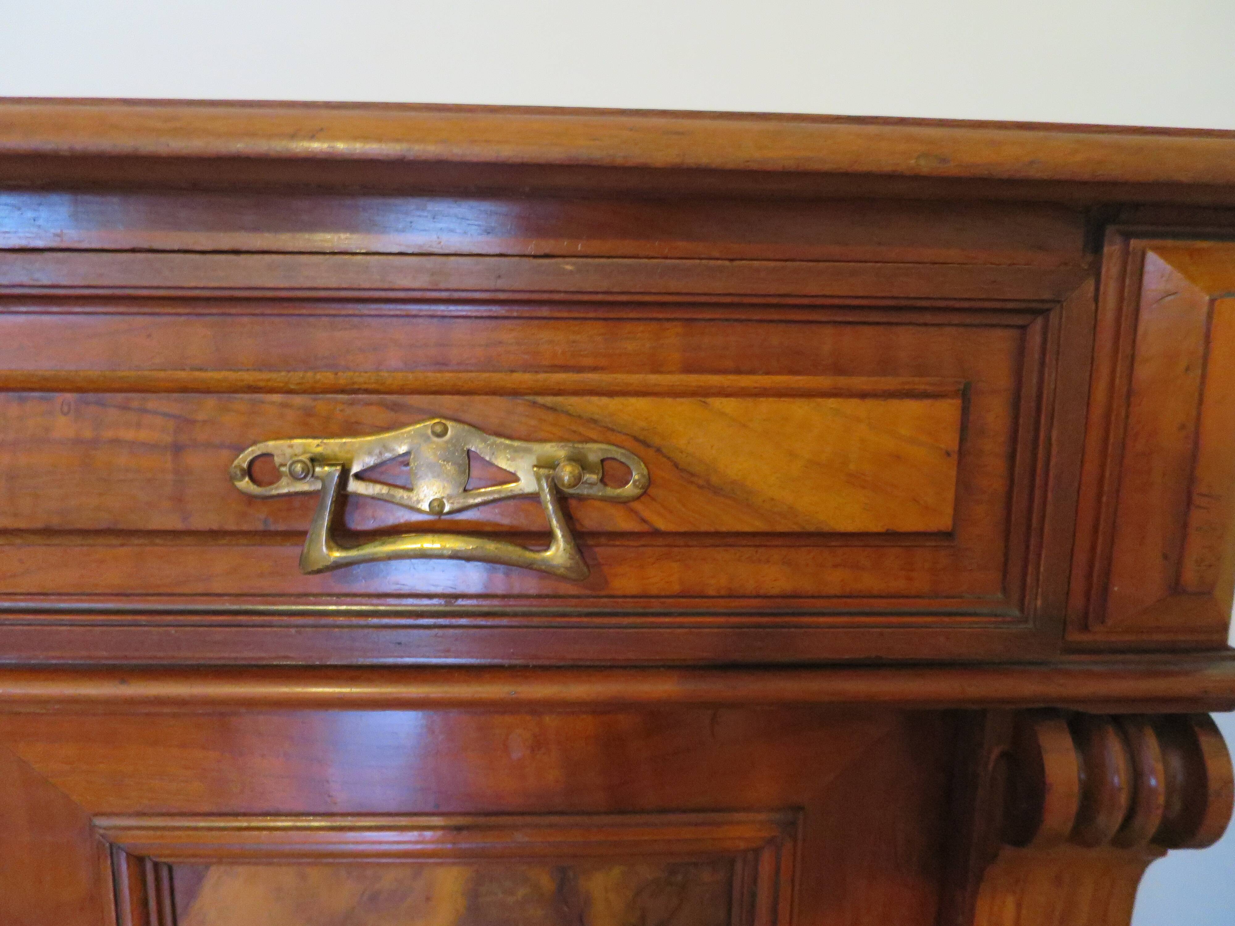 Bahut Buffet 1900 - Napoléon III - Placage noyer - 1 tiroir - 2 portes