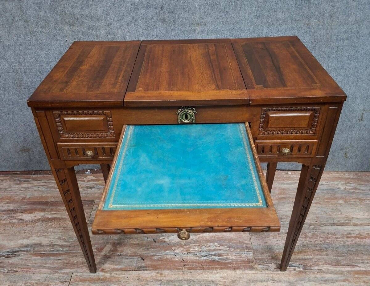 Dressing table / vanity from the Louis XVI period in walnut.
