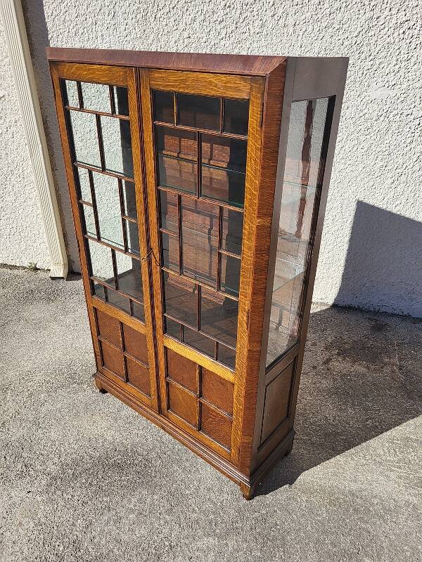 Petite vitrine bibliotheque a petits carreaux et marqueterie ancienne