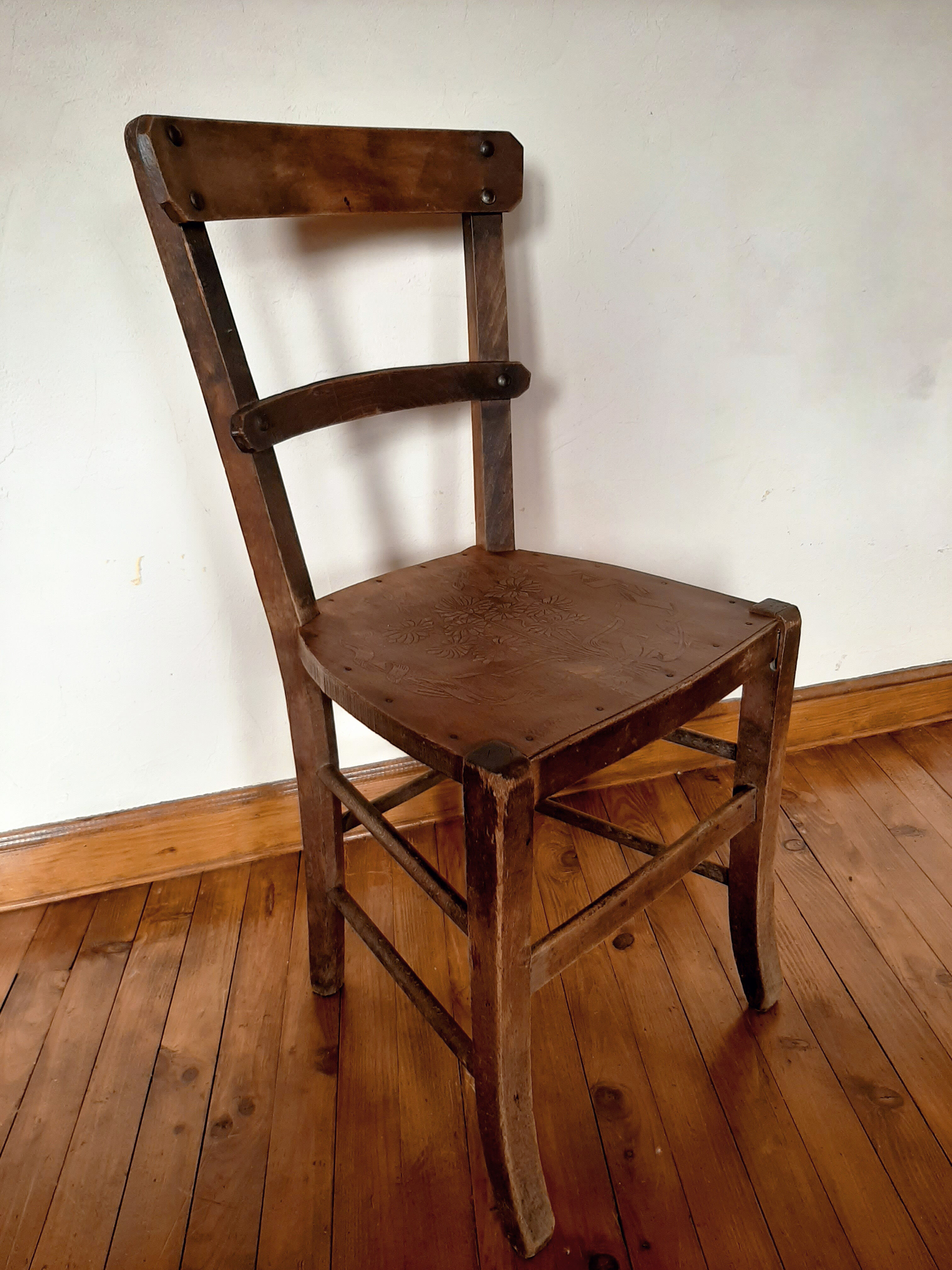 Wooden bistro chair from the 1920s