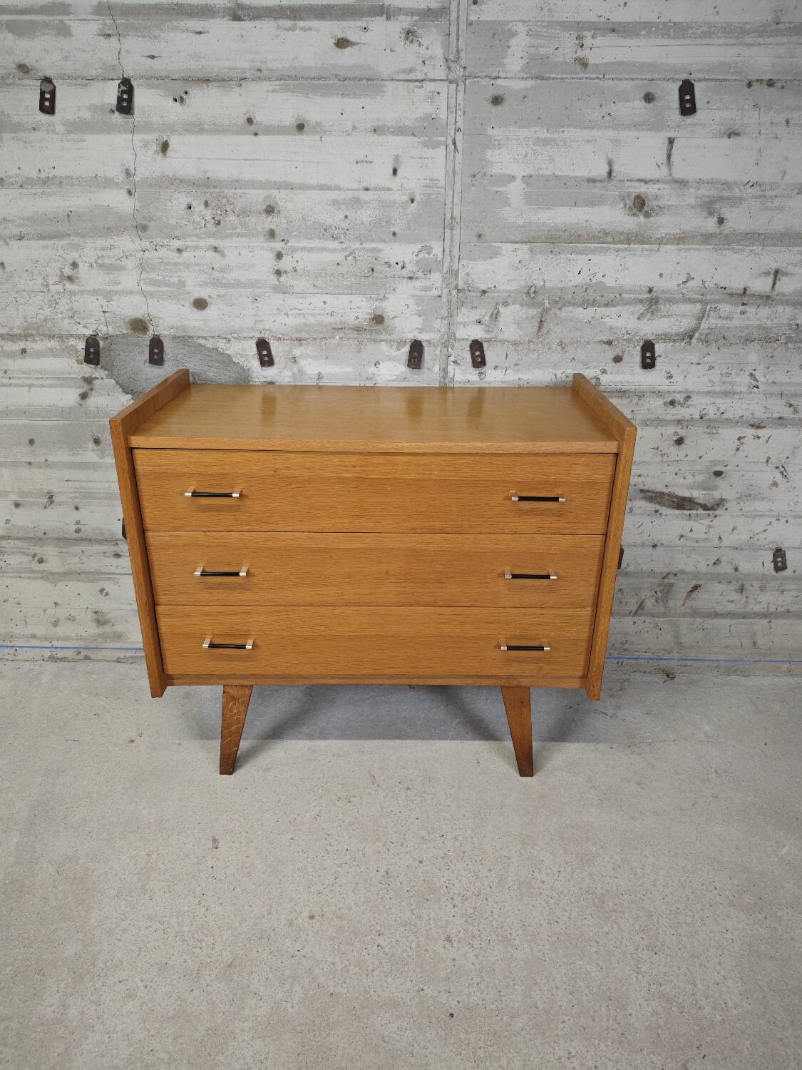 Vintage chest of drawers in light wood