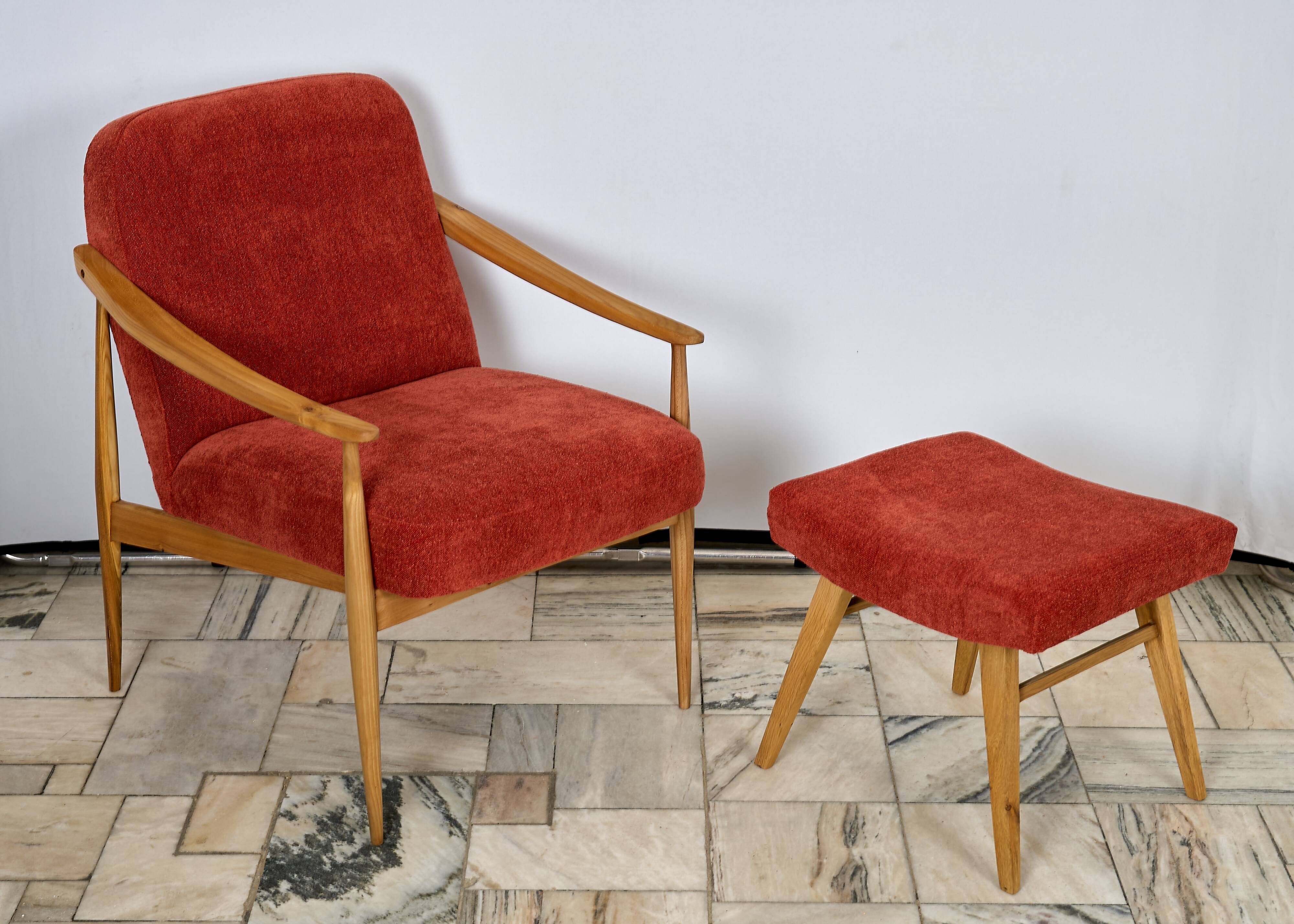 Fauteuil vintage avec repose-pieds Tchécoslovaquie années 1960