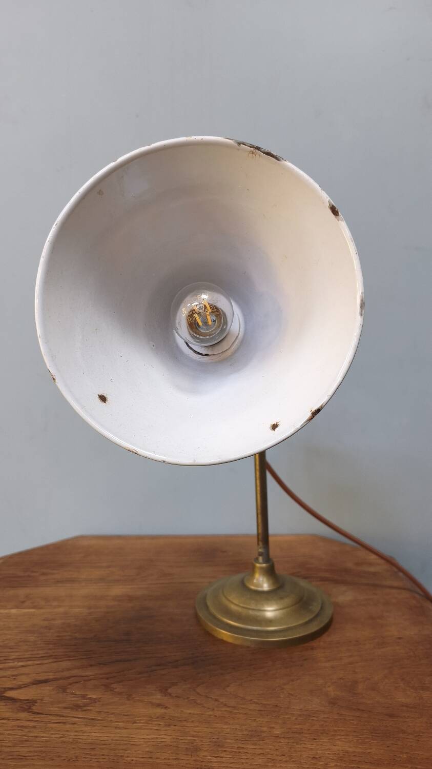 Vintage industrial desk lamp from the 1930s.
