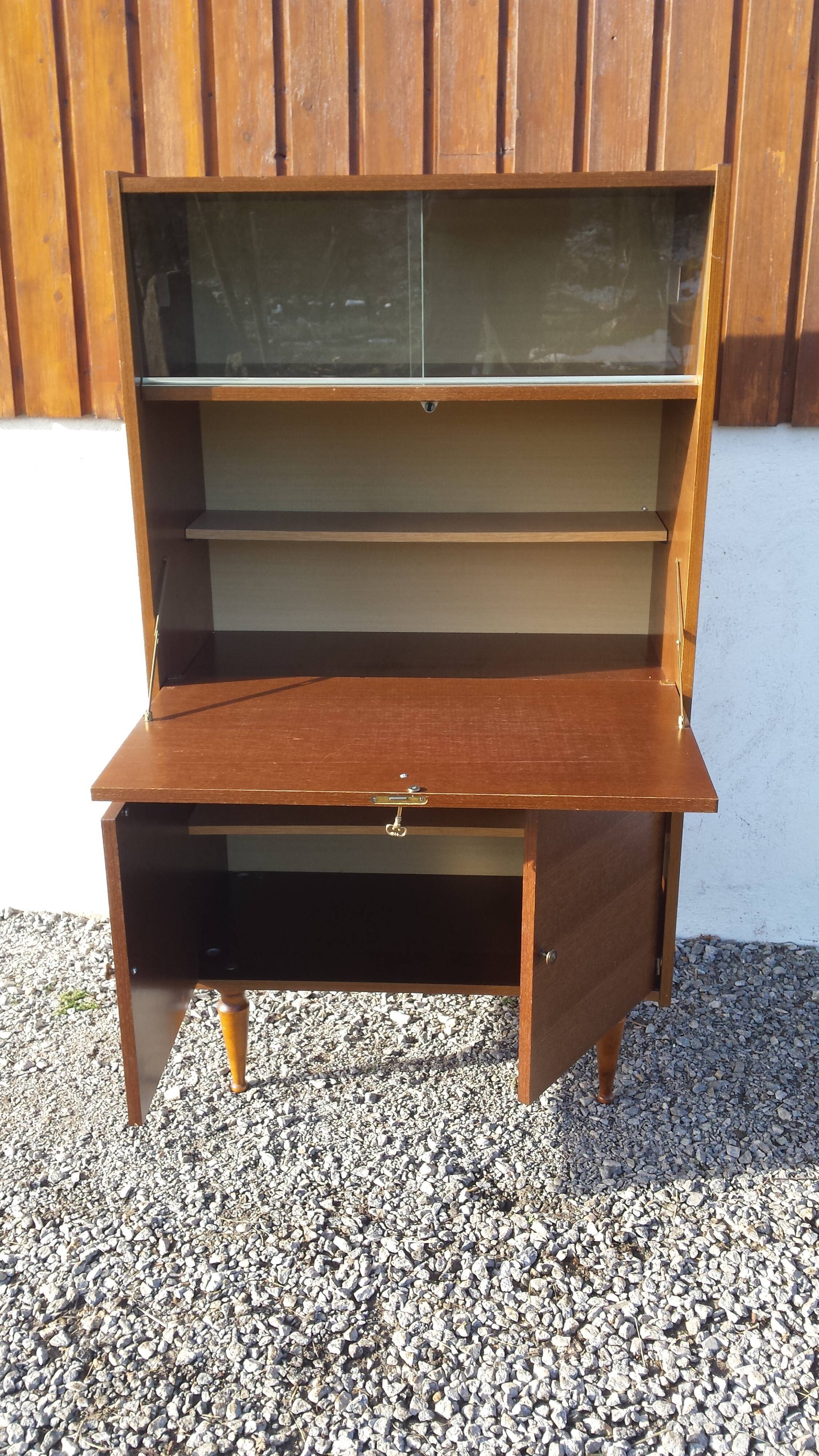Secretary 60s, compass feet