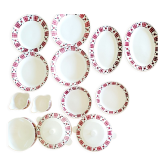 Set of dishes by senlis v.f Paris