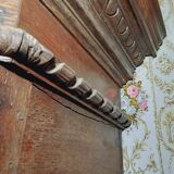 Large oak wardrobe from the early 18th century.