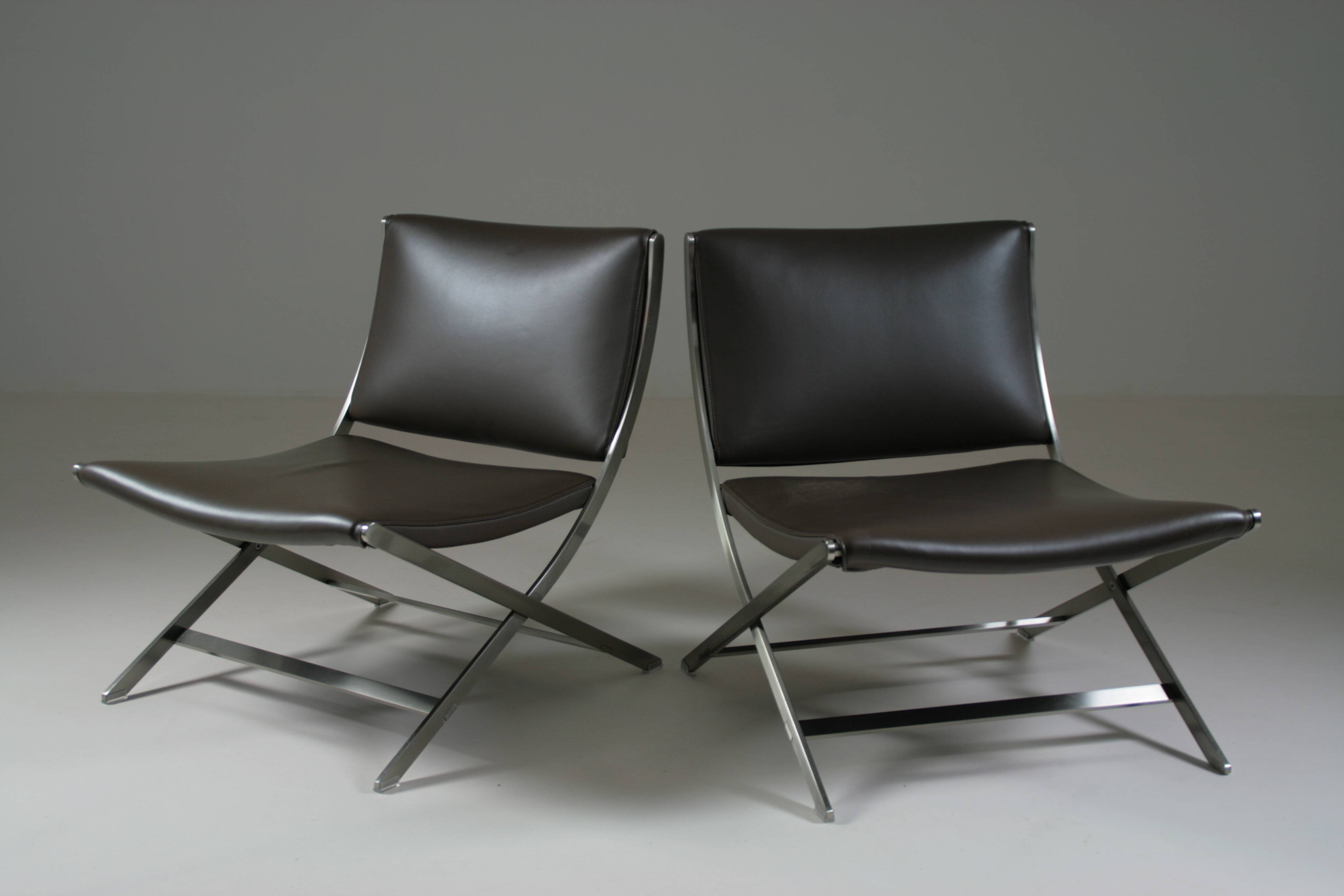 Pair of Flexform leather low chairs, Peter model, by Antonio Citterio