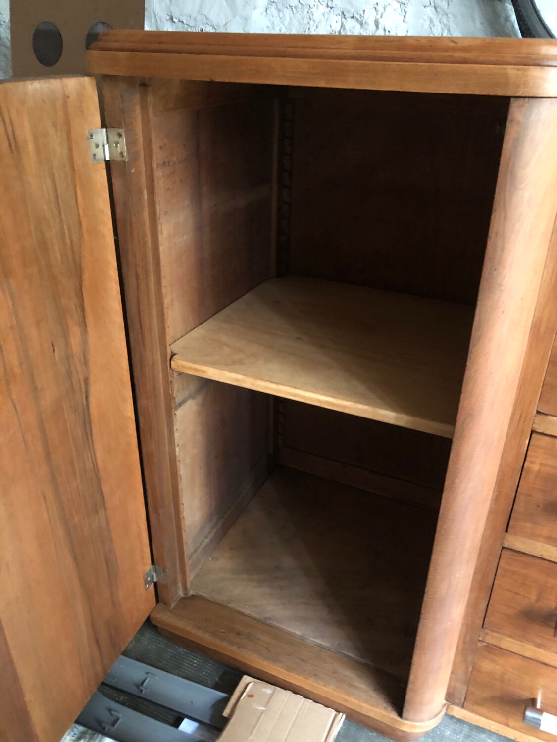 1930s Art Deco buffet in solid walnut