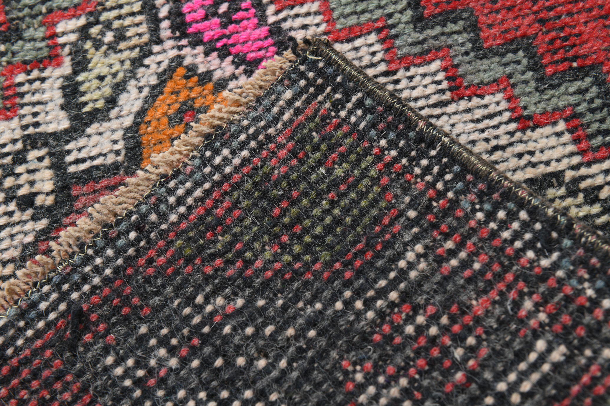 Coral red vintage rug 91x45cm