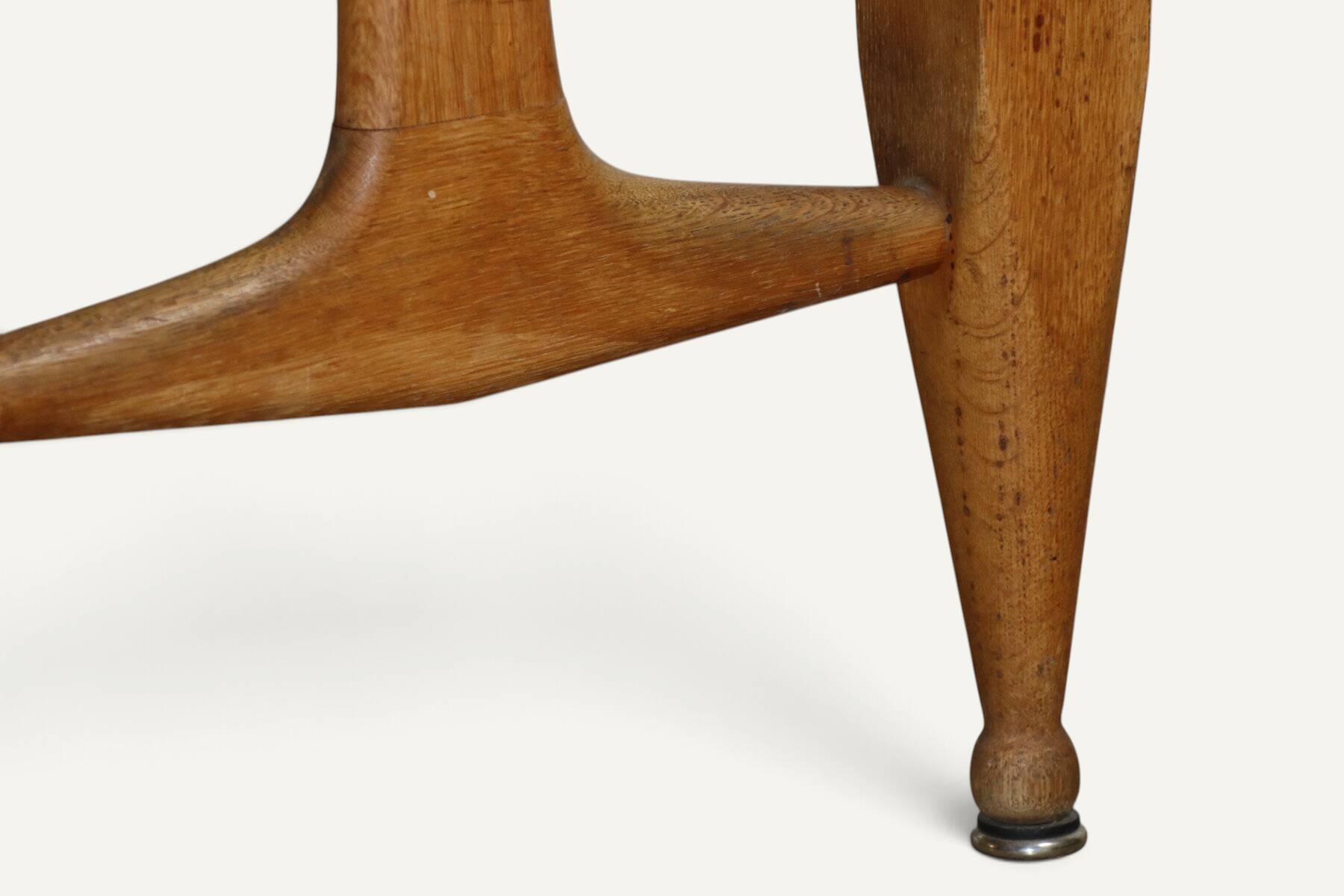 Extendable dining table in oak by Guillerme and Chambron - 1960s