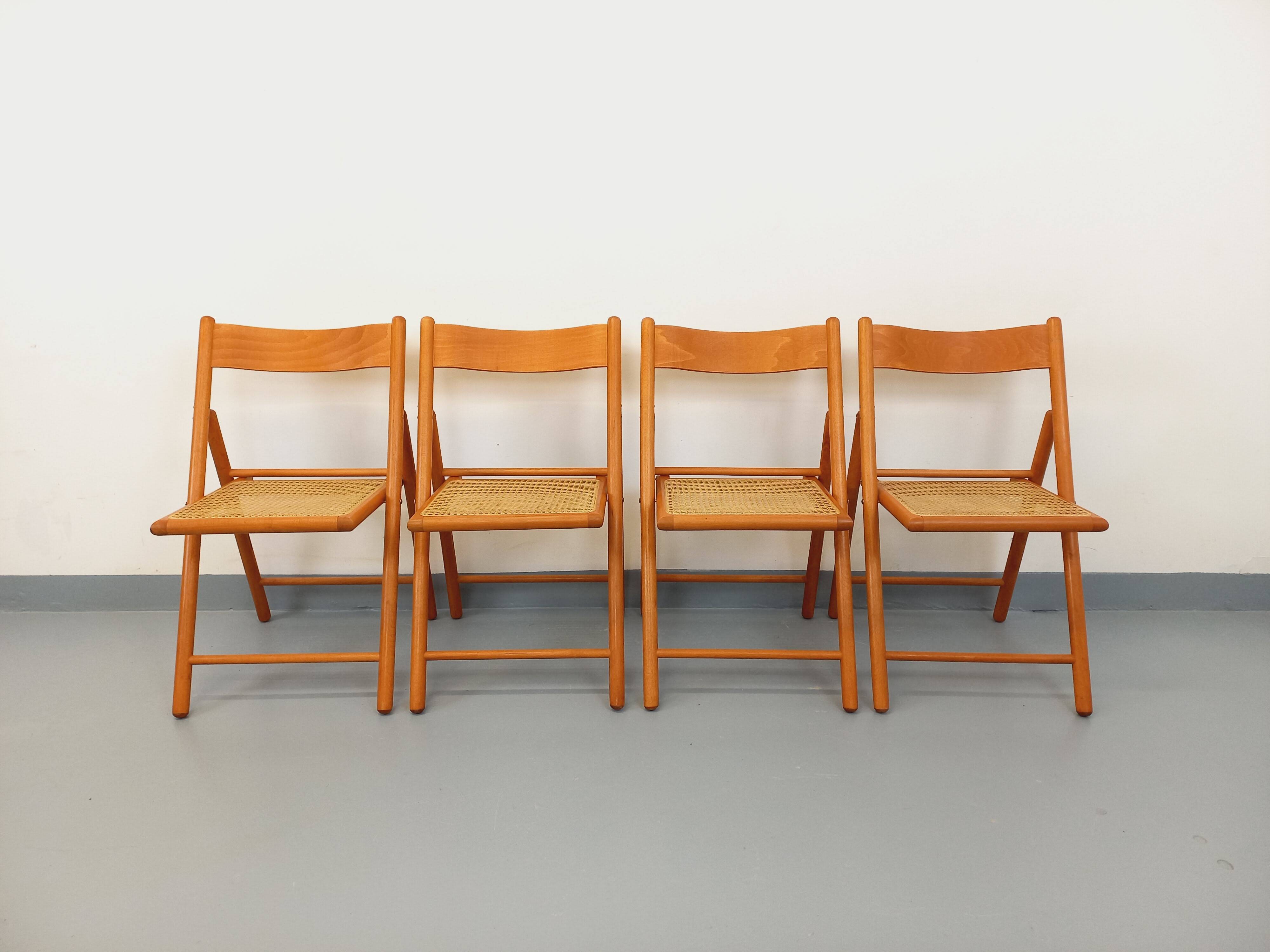 Set of 4 vintage folding chairs from Habitat made of beech wood and caning.