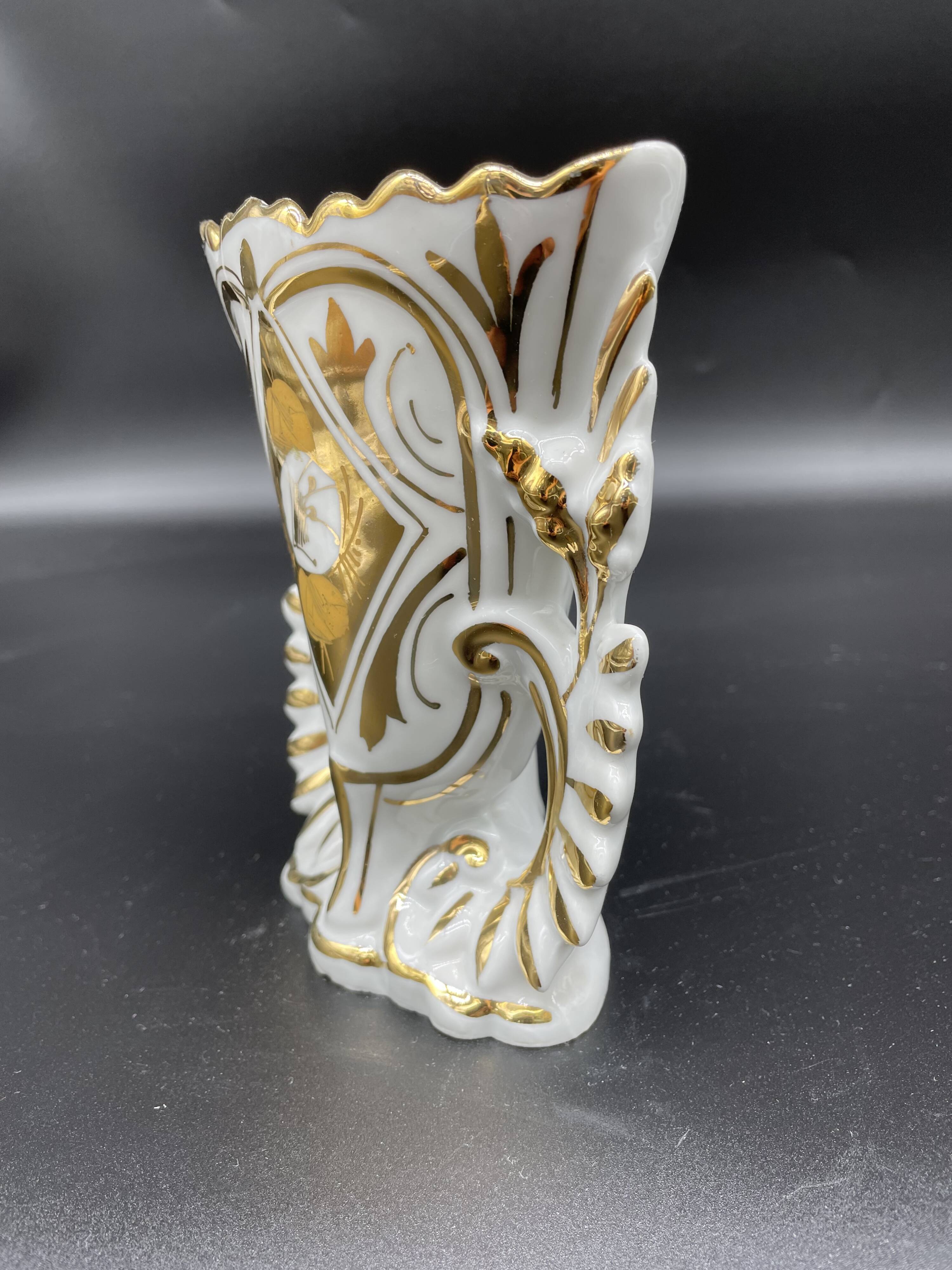 Wedding vase, white porcelain of paris, gold decoration, gilded, flowers, decoration