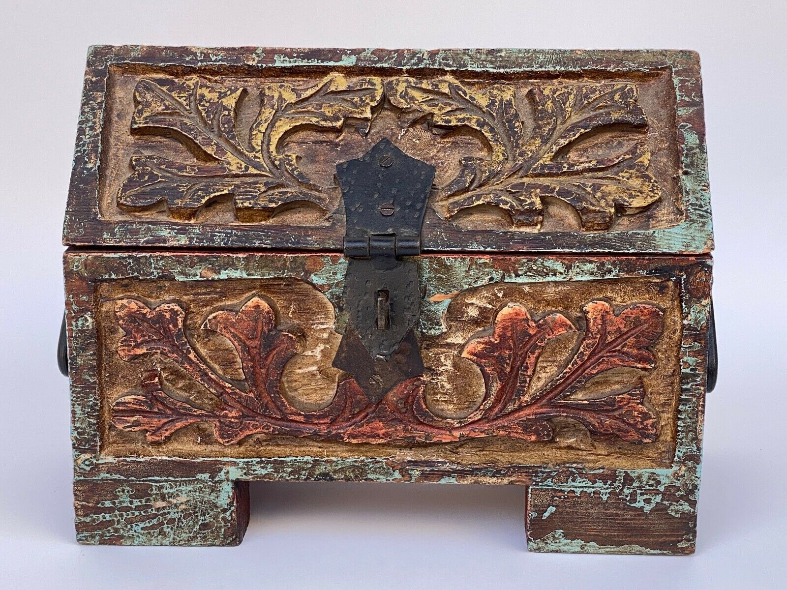 Neoghotic box carved wood inspiration renaissance xx eme polychrome