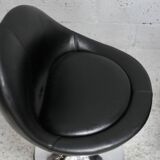 paire de chaises pivotantes "space age". Suède, circa 1965
