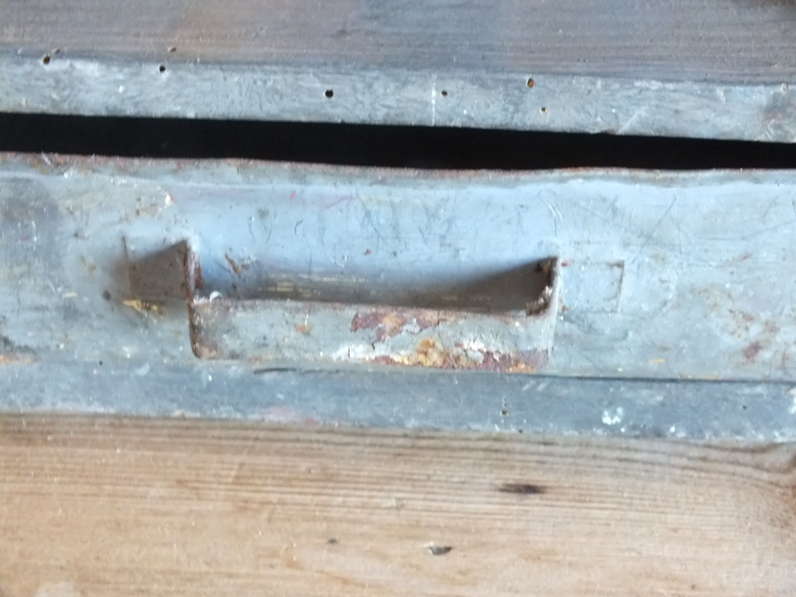 Garage or workshop furniture with drawers in cans