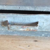 Garage or workshop furniture with drawers in cans