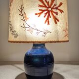 Lampe en grès émaillé bleu indigo et résine vers 1960