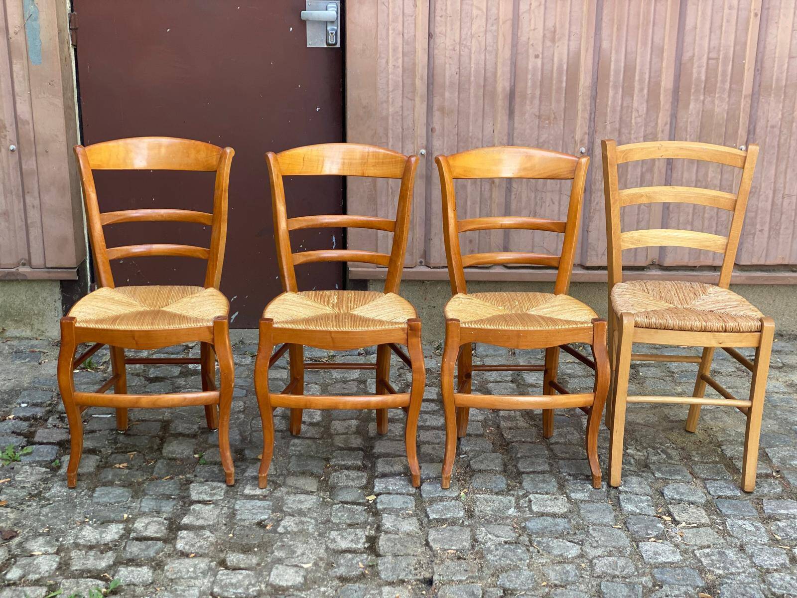 4 chaises de cuisine en bois massif paillées