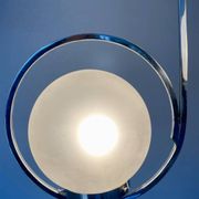 Lampe art déco en argent avec trois abat-jours en forme de sphère