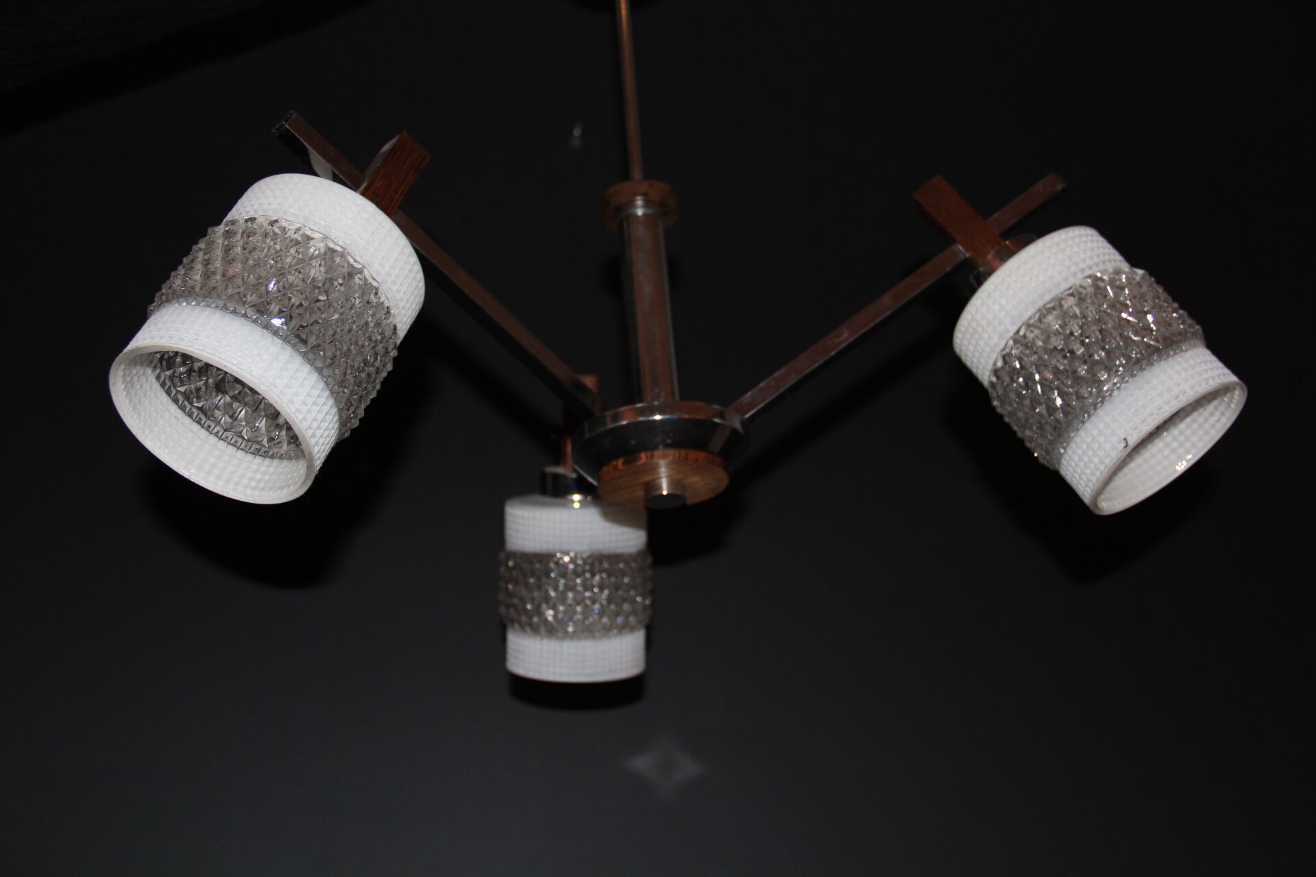 Chandelier 3 arms teak, metal and cut glass