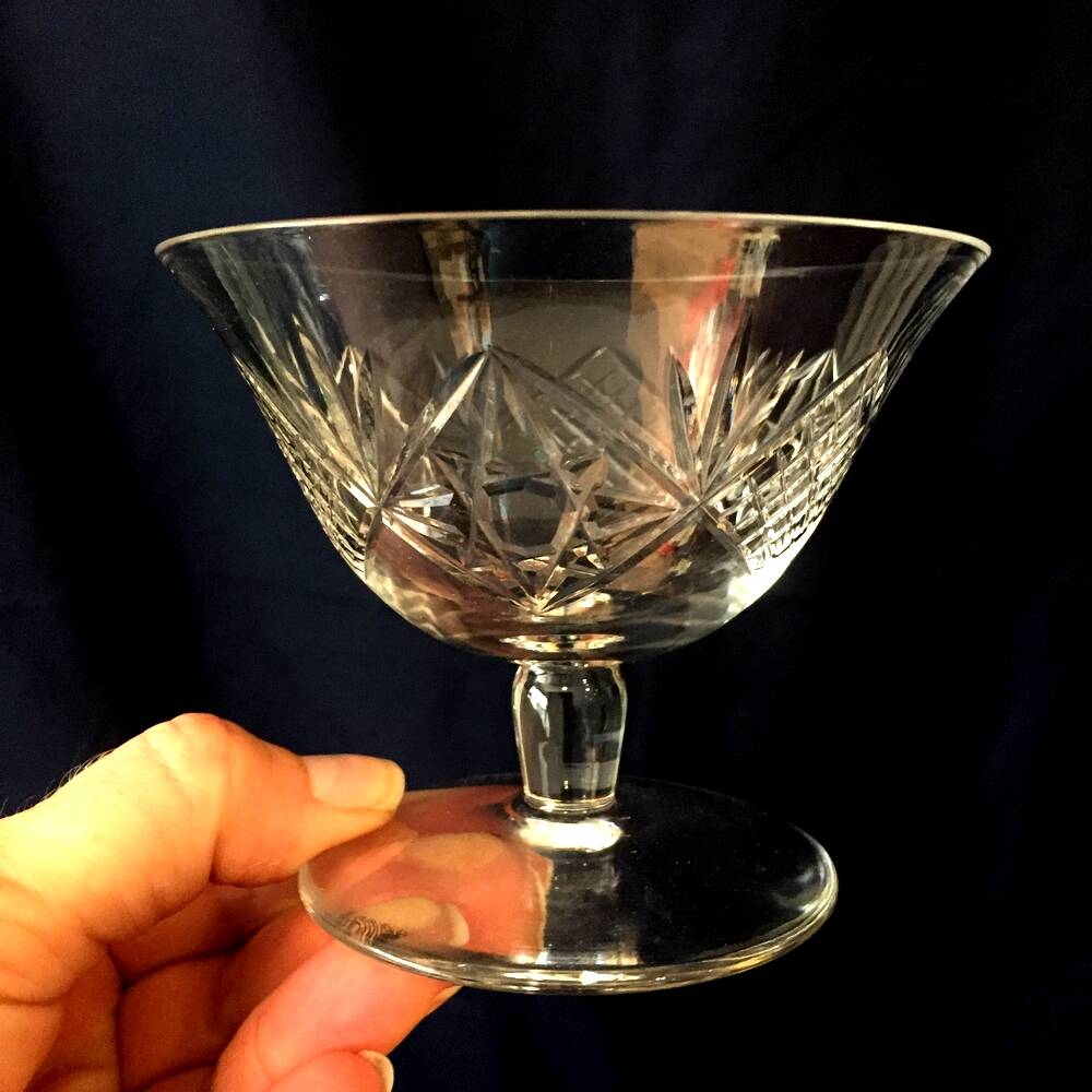Set of 11 champagne cups in st-louis-cut crystal tabletop art