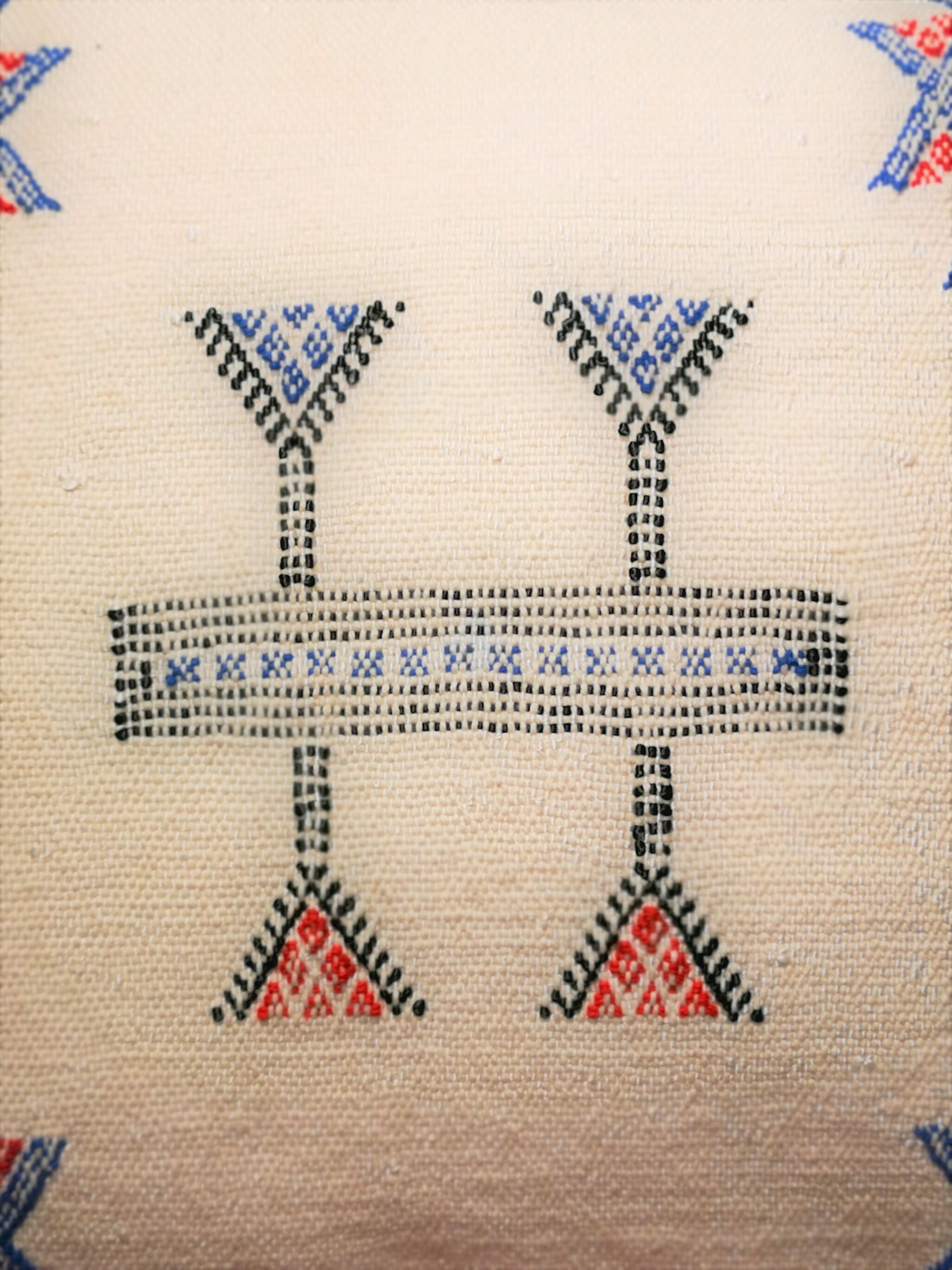 Cactus silk white sabra cushion