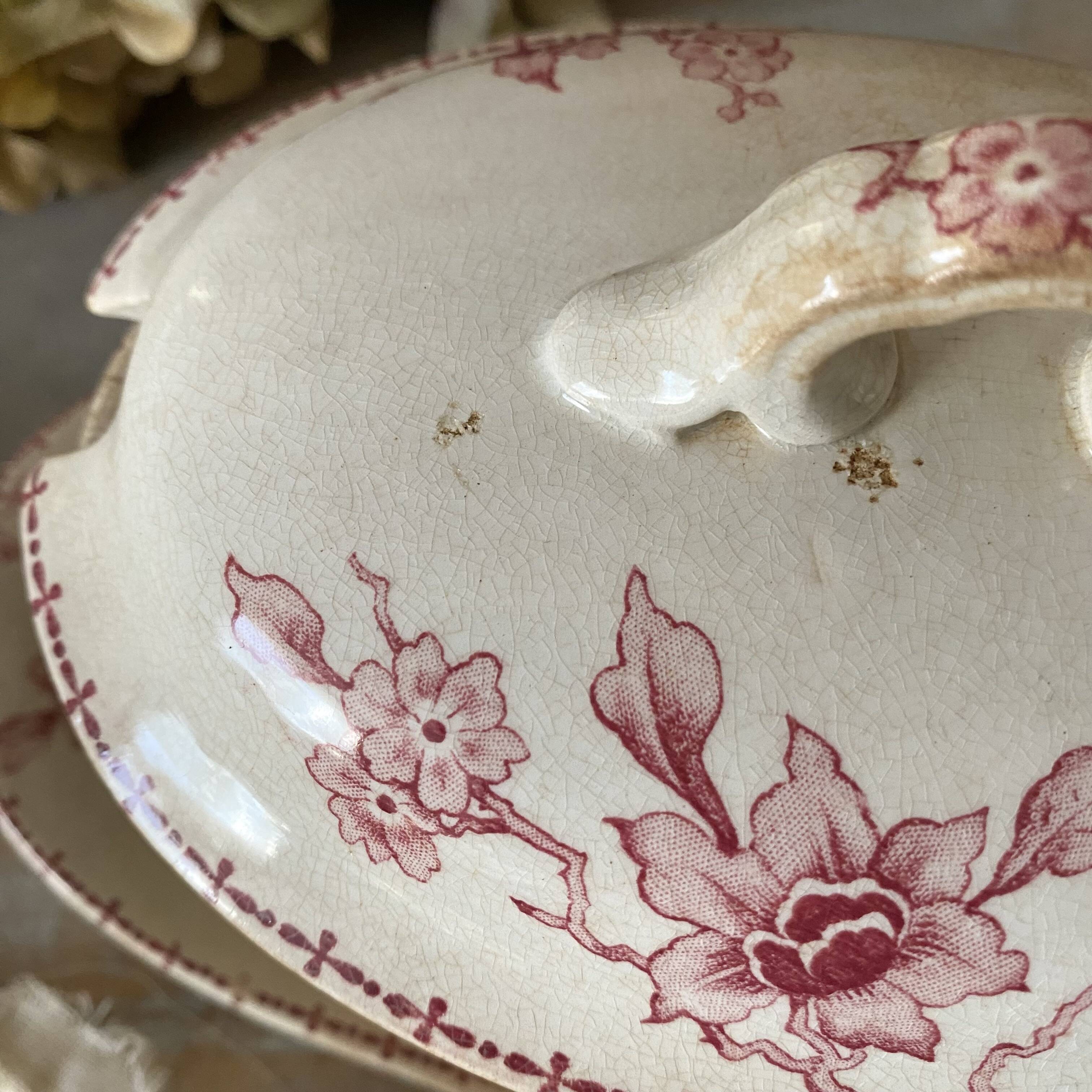 Lunéville ironstone sauceboat, Dutch model