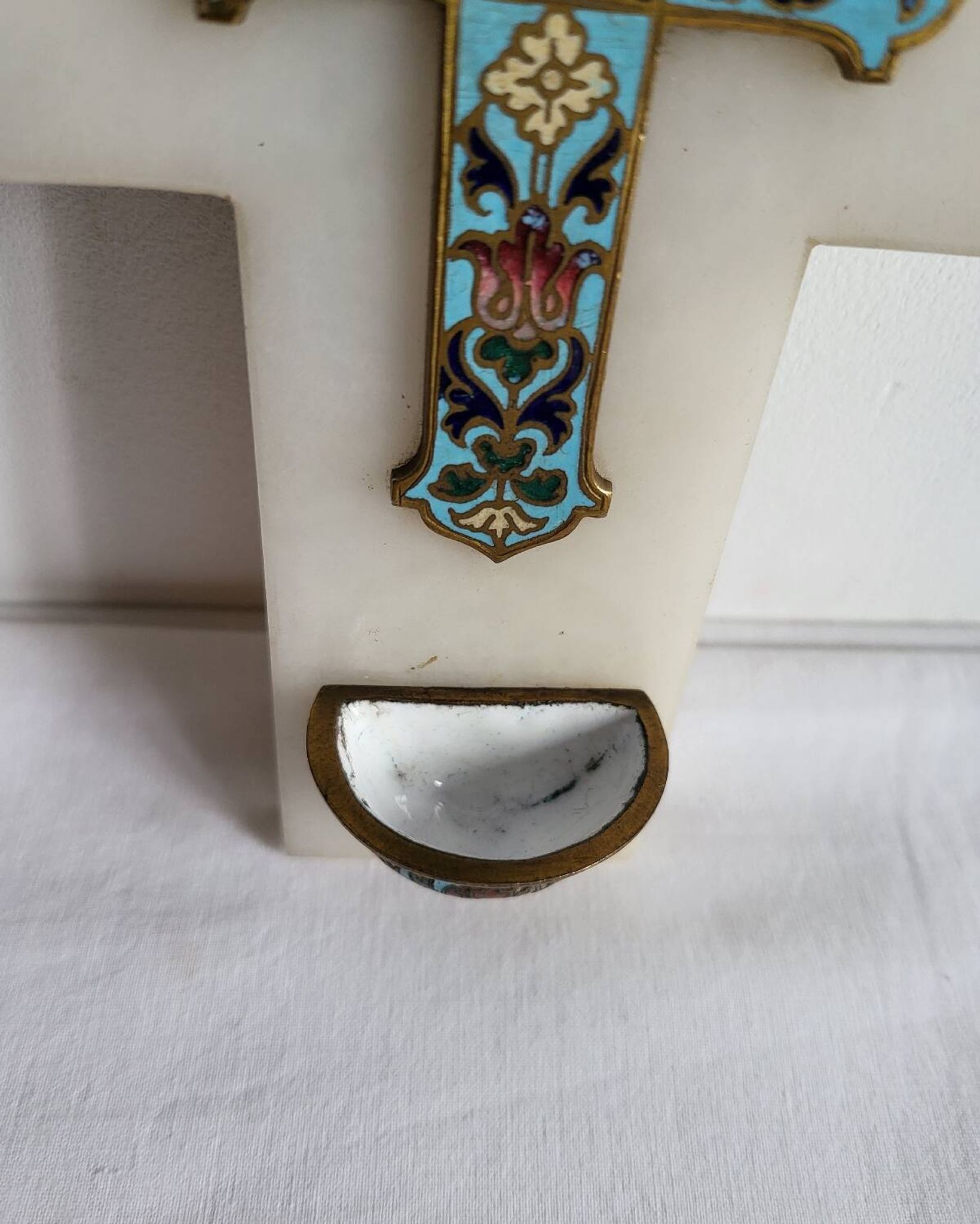 Croix Bénitier en Onyx et émail cloisonné
