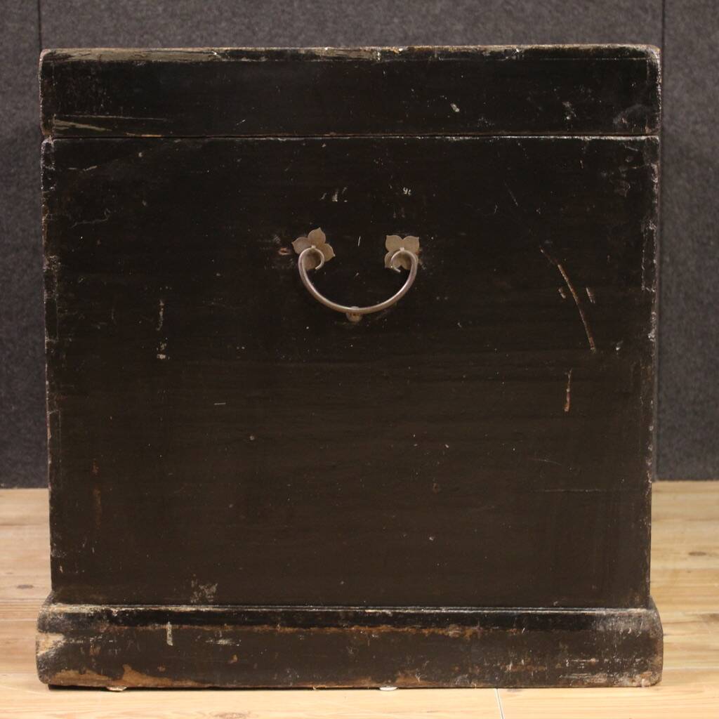 Small Chinese Chest from the 20th Century