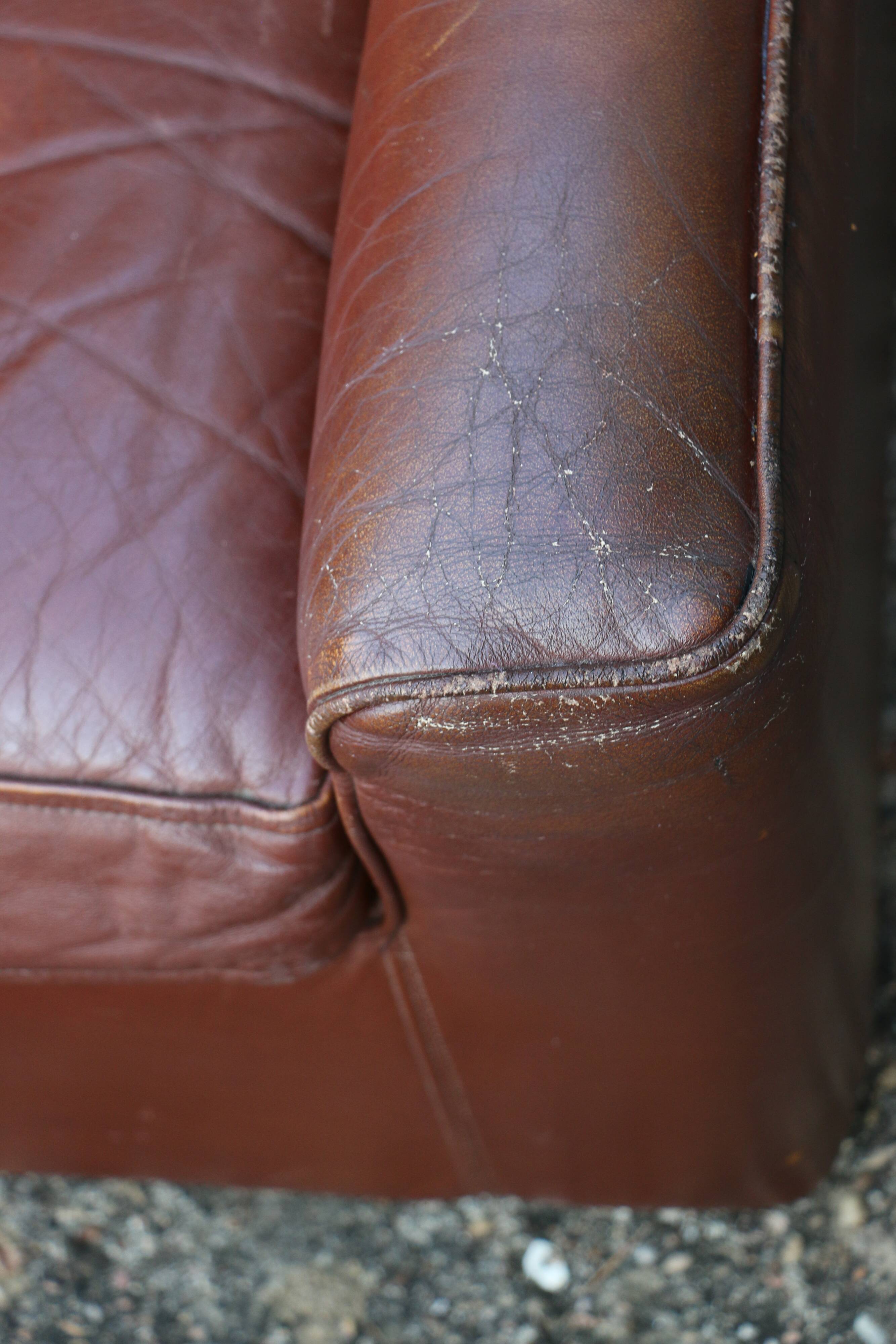 Pair of armchairs with very soft leather ears 80s