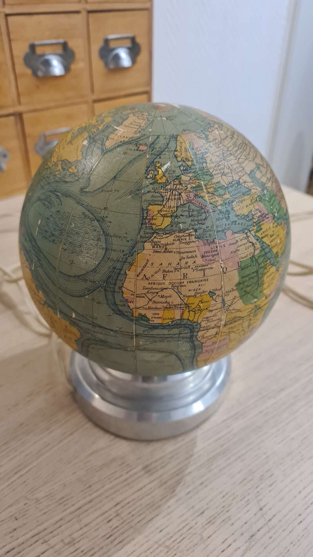 Glass globe J. Forest - 1940