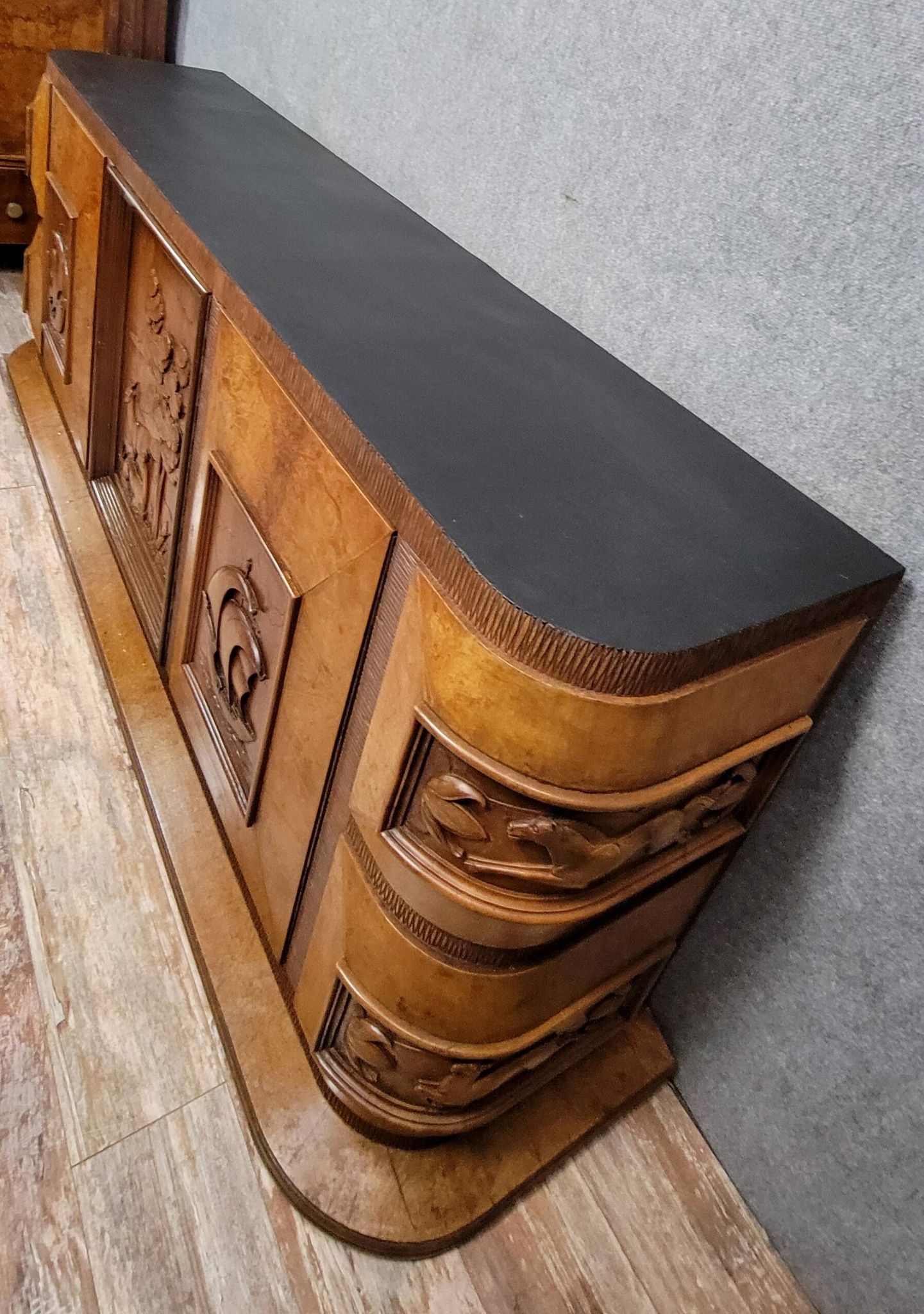 Pier Luigi Colli: Art Deco period sideboard in burl and carved wood