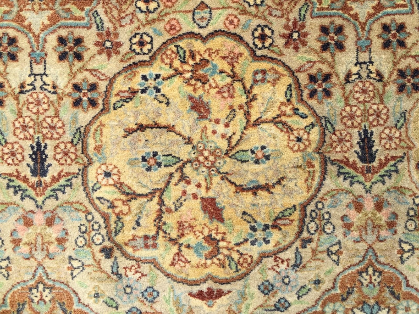 Antique Persian HandMade Veg Dye Wool Rug 225x139cm