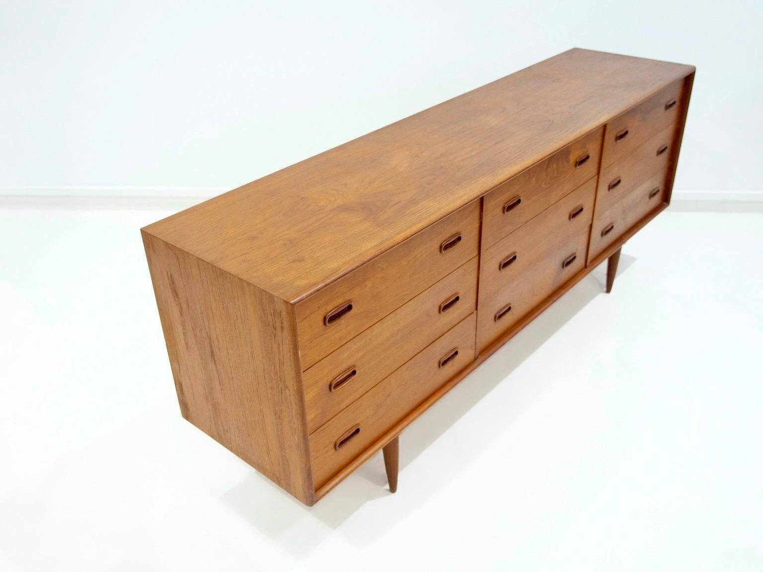 Modern Scandinavian buffet in teak with drawers