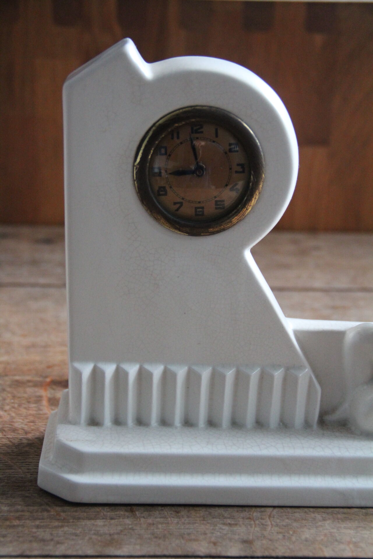 Clock pendulum art-deco fireplace decoration