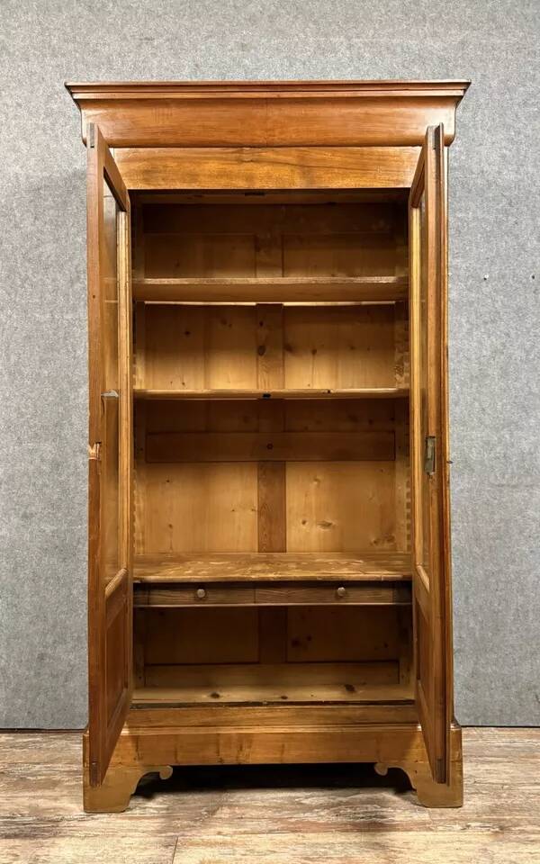 Parisian library, Louis Philippe period, in walnut, circa 1830