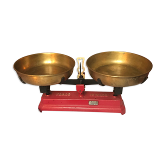 Cast iron scale with weight