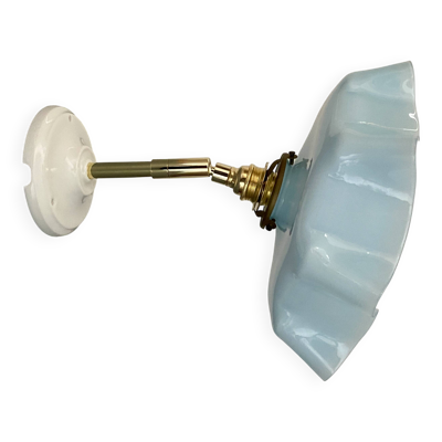 Applique abat-jour vintage en opaline bleu ciel