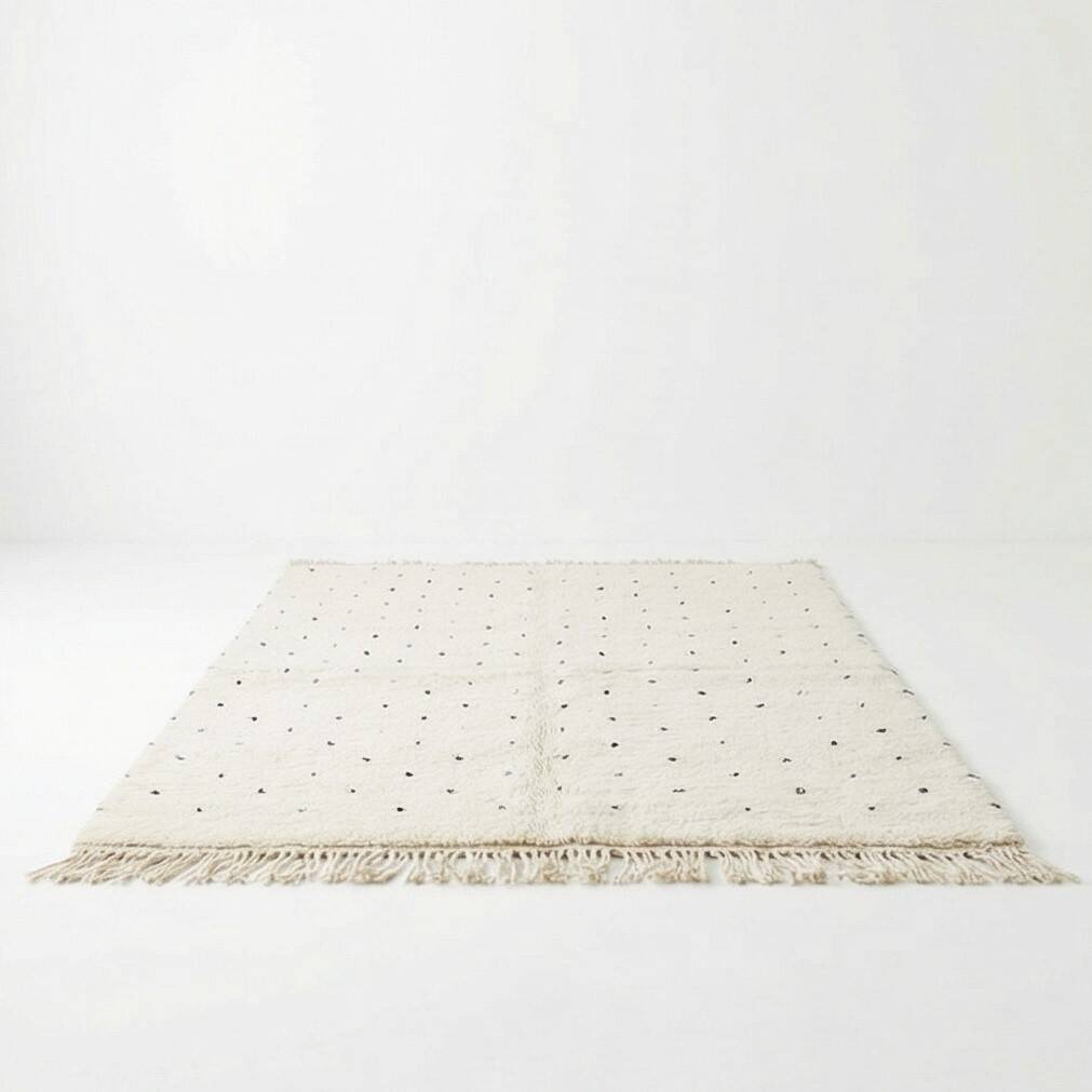 Cream Moroccan rug with black dots 150x250 cm
