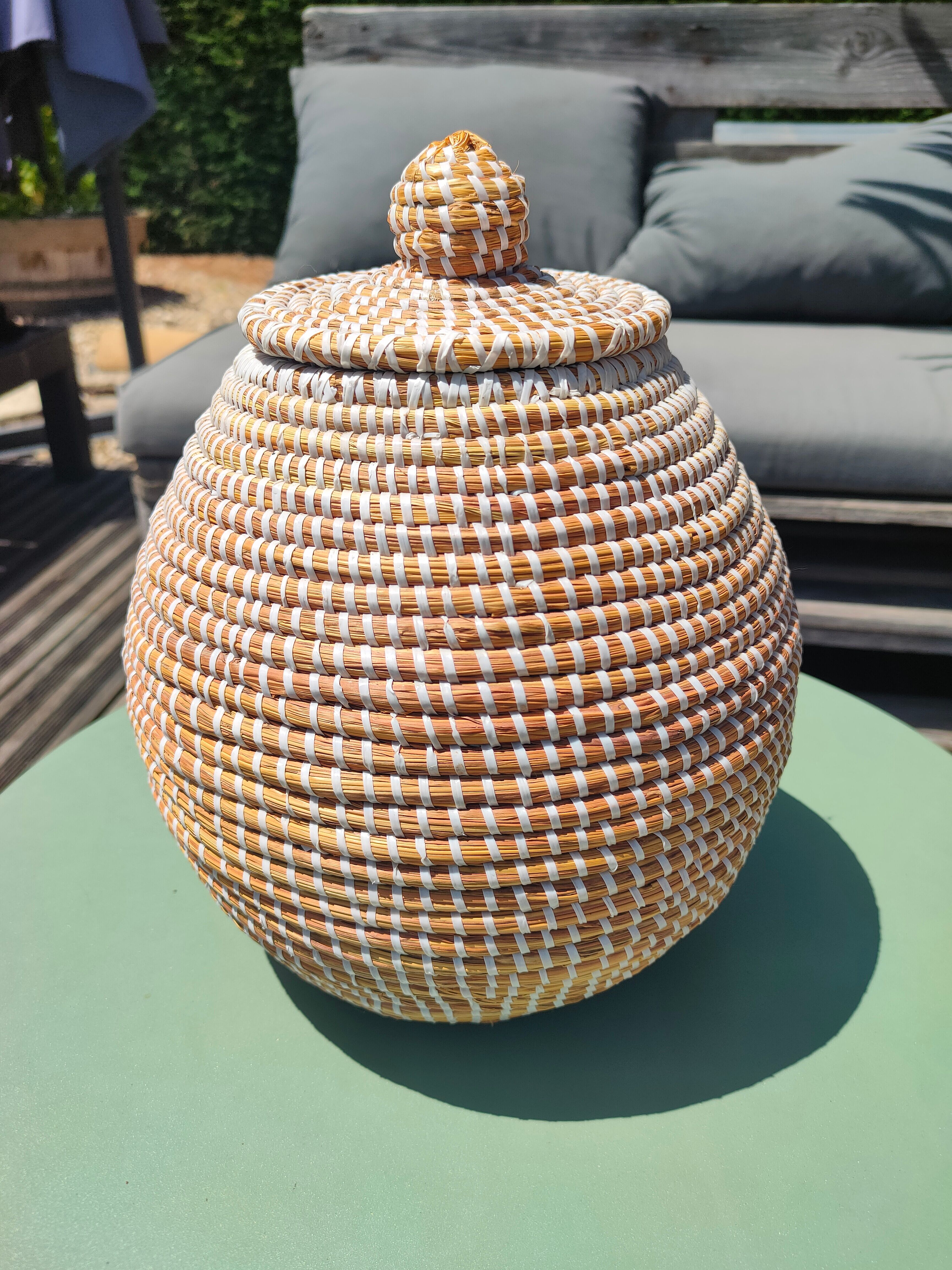 Basket with lid