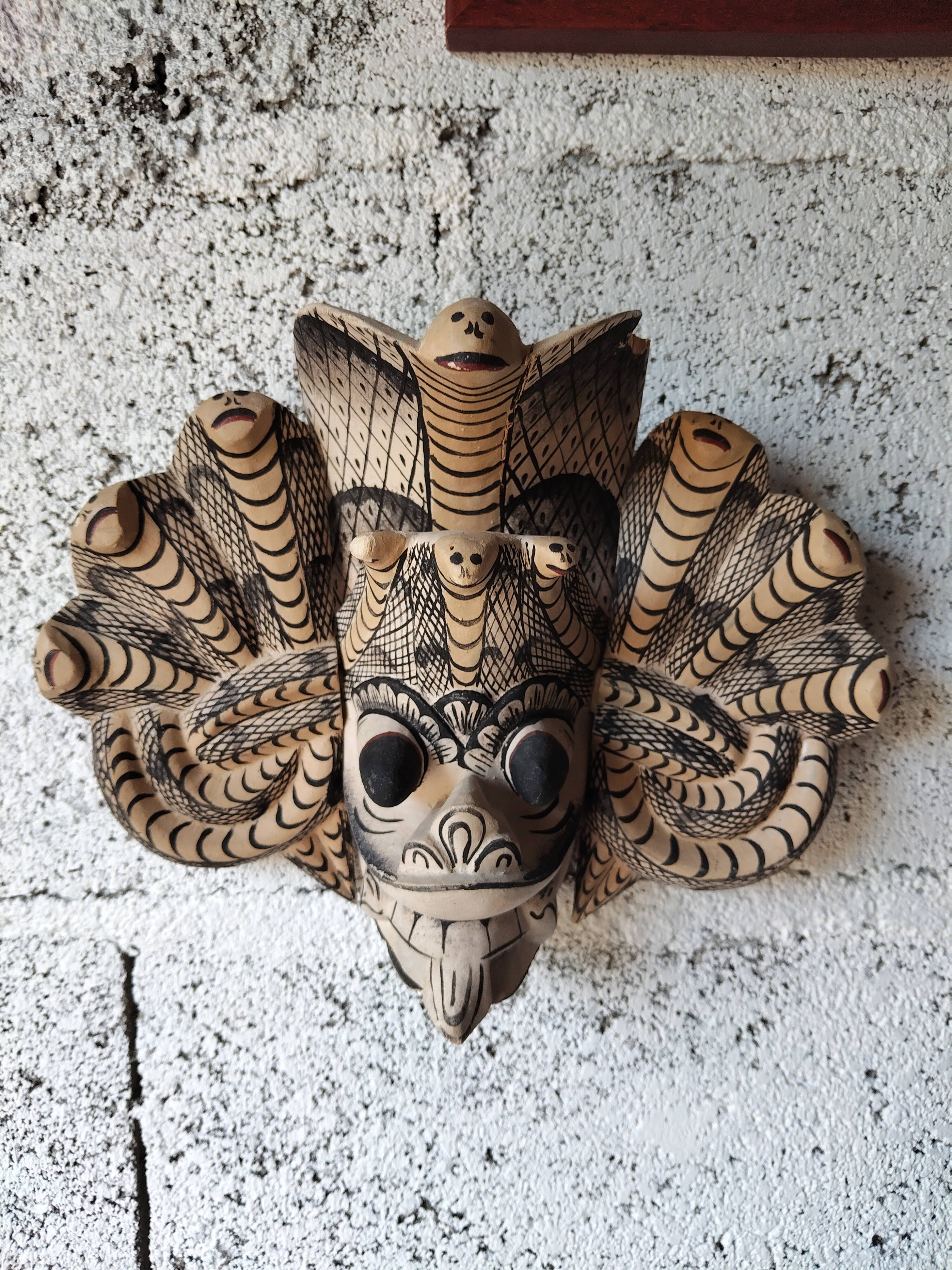 Ancient Balinese mask in carved wood – Protective Naga – Sculpture a
