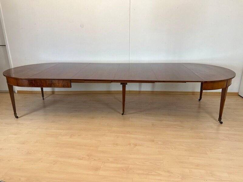 Swiss Biedermeier Extendable Dining Table in Walnut and Brass, 1820s