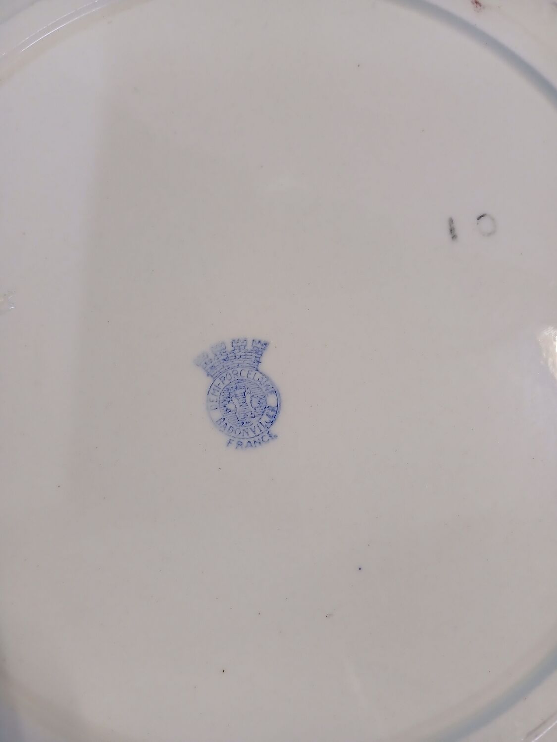 Round antique plate Badonviller