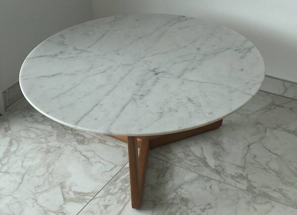 Guéridon / table basse en marbre de Carrare et bois massif
